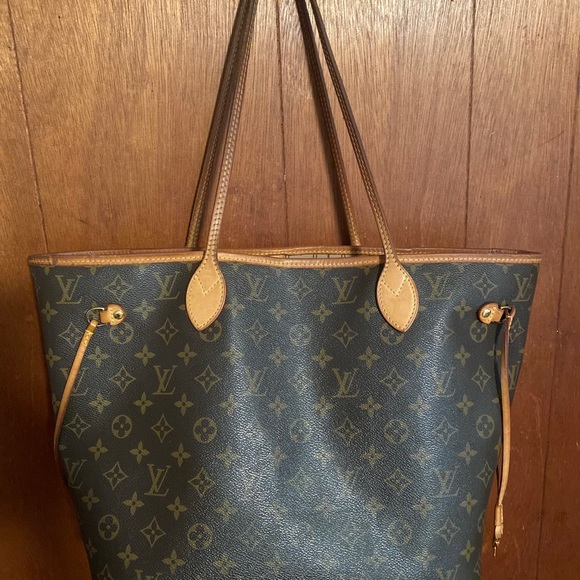 Louis Vuitton Handbags - Louis Vuitton neverfull MM